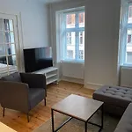 Bright 2-Bedroom Apartment In Elegant Osterbro