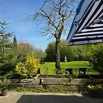 Guesthouse \'Blue House\' In Vintage Villa&Garden