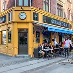 Best Location - 5 Min To Tivoli And Main Station