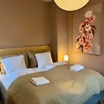 Lovely Apartment Overlooking King\'S Garden