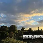 Lovely Apartment Overlooking King\'S Garden