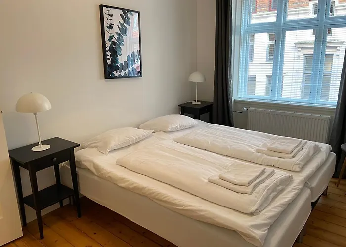 Bright 2-Bedroom Apartment In Elegant Osterbro