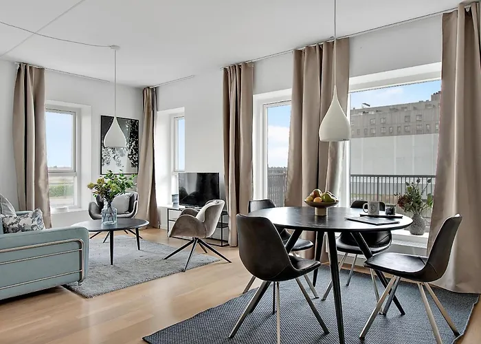 Sanders Arena - Precious One-Bedroom Apartment Close To Metro Station