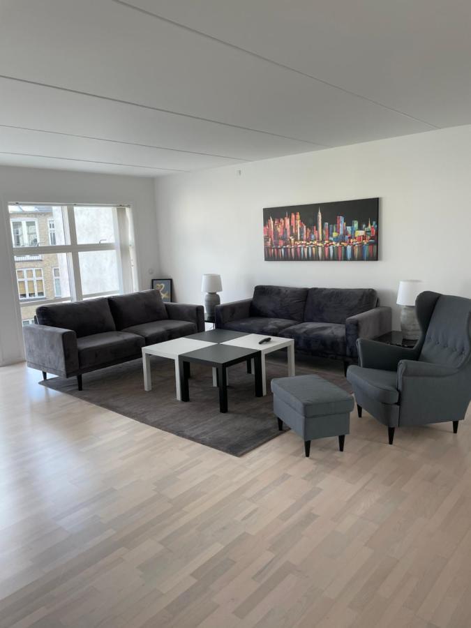 Lux Apartment, 2 Full Bathrooms, 4th