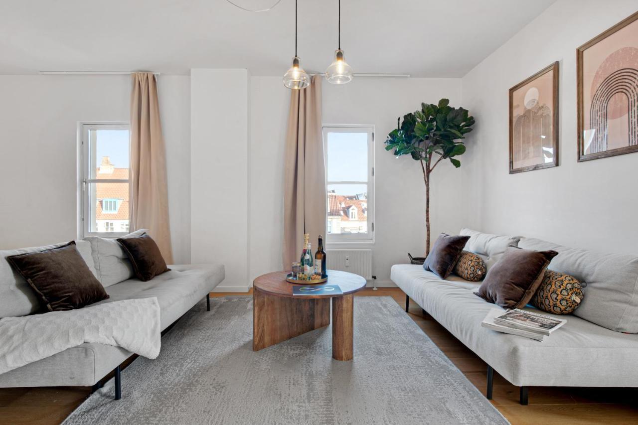 Sanders Haven - Lovely Two-bedroom In Historical Apartamento