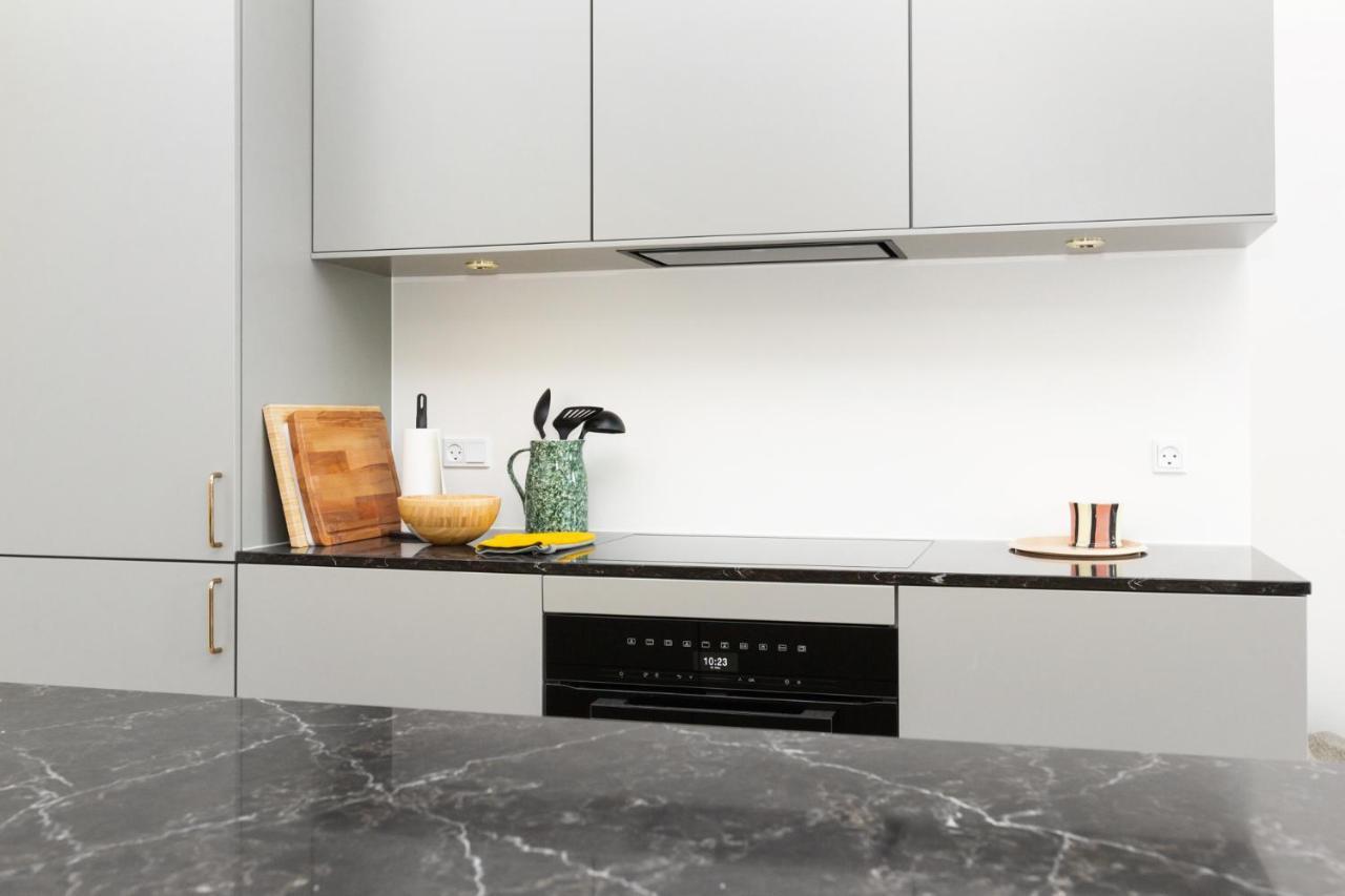 Udsigt Til 20.000.000 Dkk - M.plads Til 6 Personer Appartement