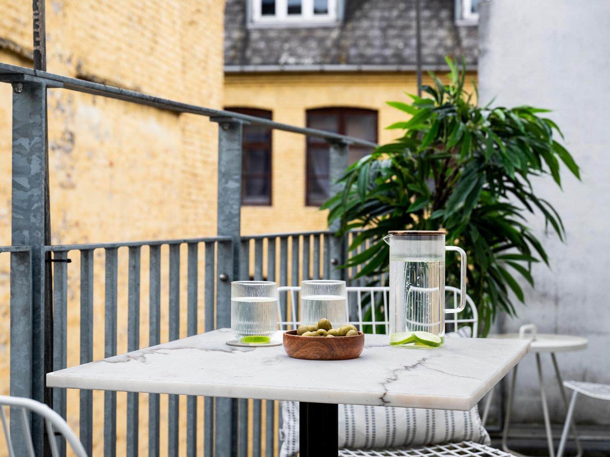 Apartment Sanders Leaves - Chic Three-bedroom In Downtown *