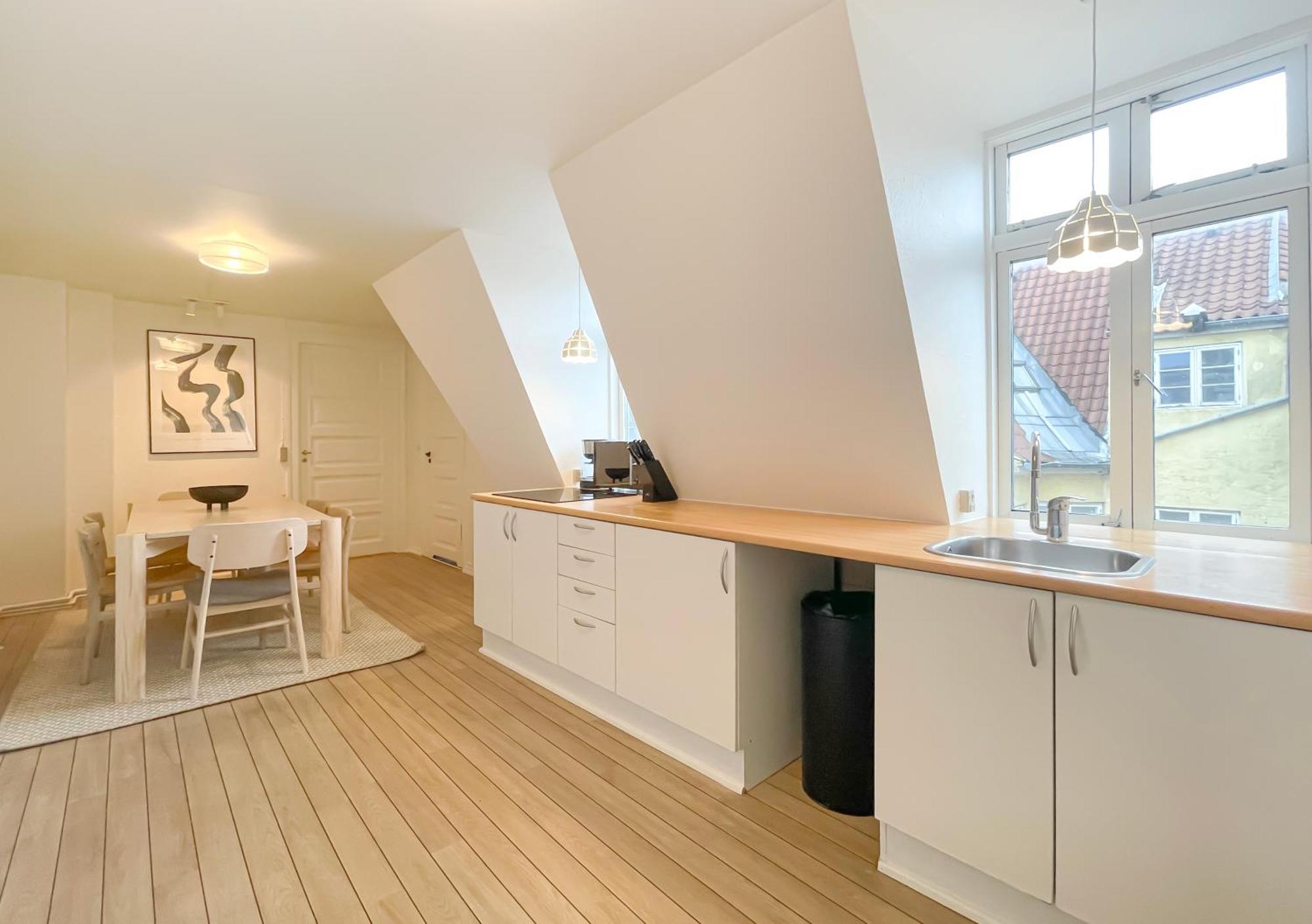 Apartment Rustic & Cozy 2br In Heart Of Cph By Stroget