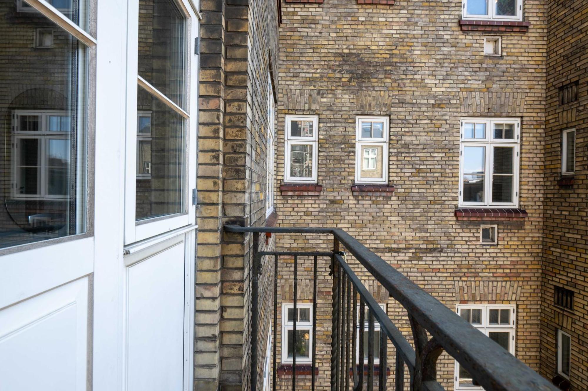 Apartment Spacious 3 Bedroom Flat In Peaceful Area