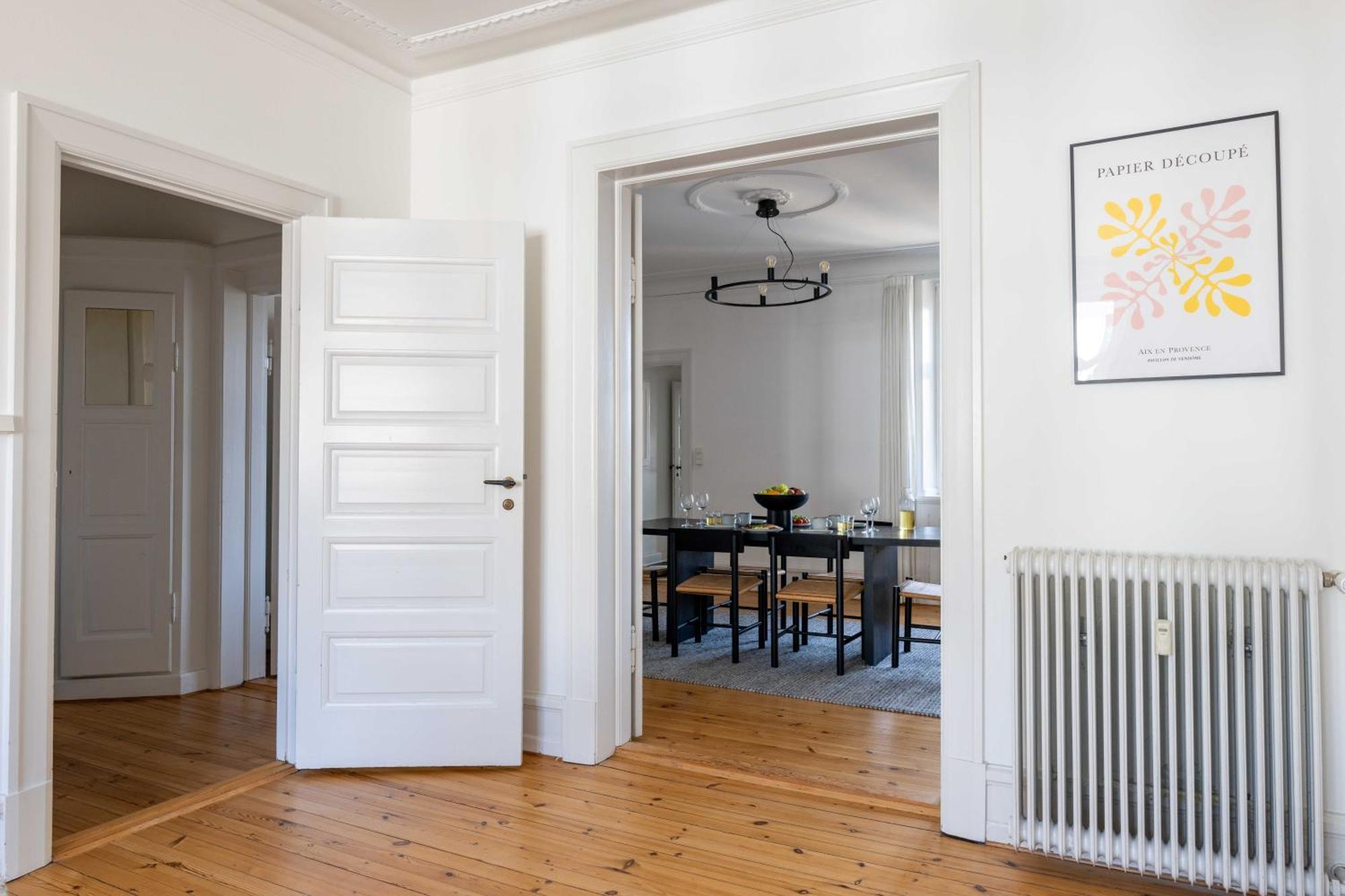 Spacious 3 Bedroom Flat In Peaceful Area Apartment