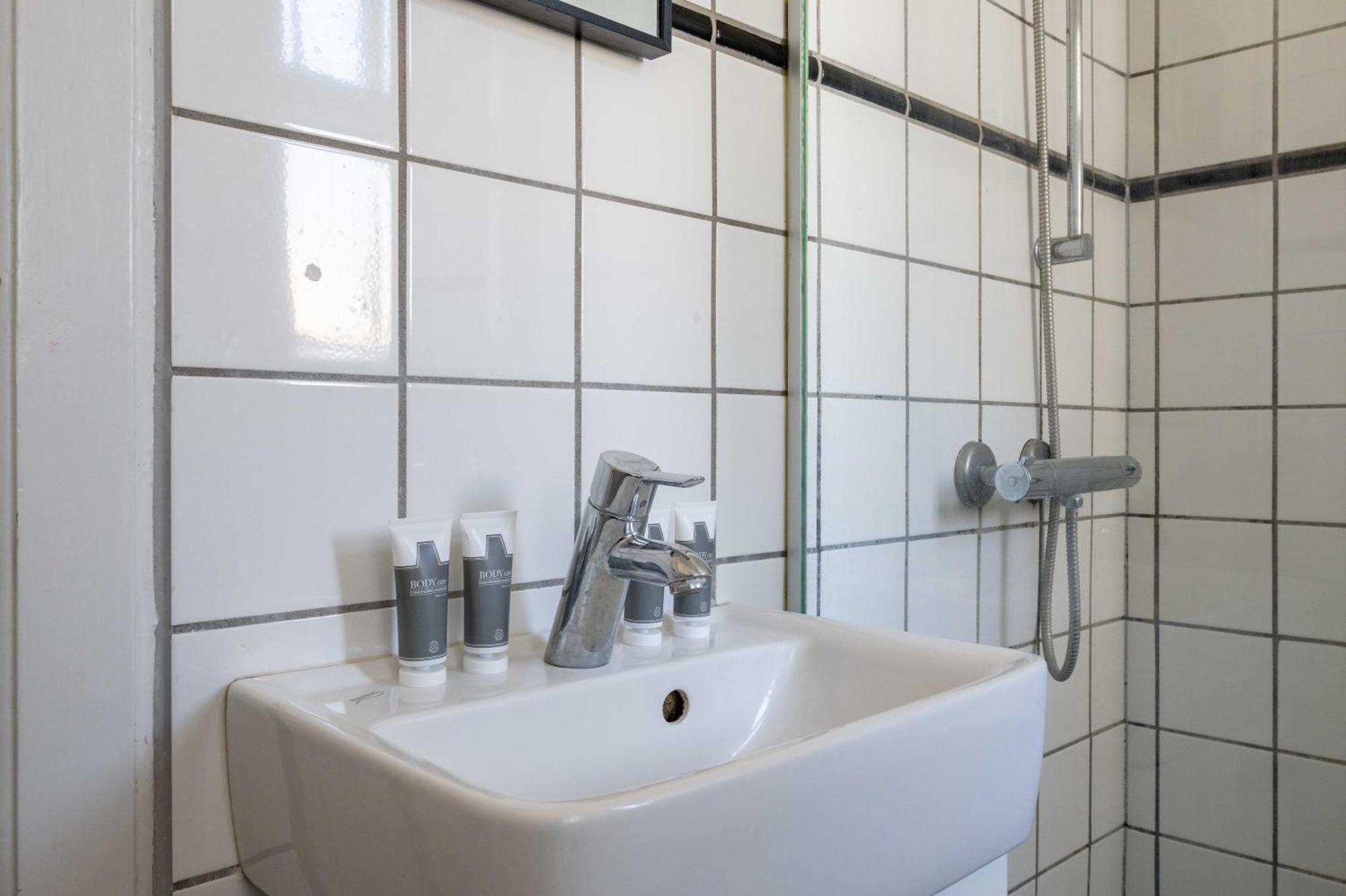 Apartment Spacious 3 Bedroom Flat In Peaceful Area Copenhagen