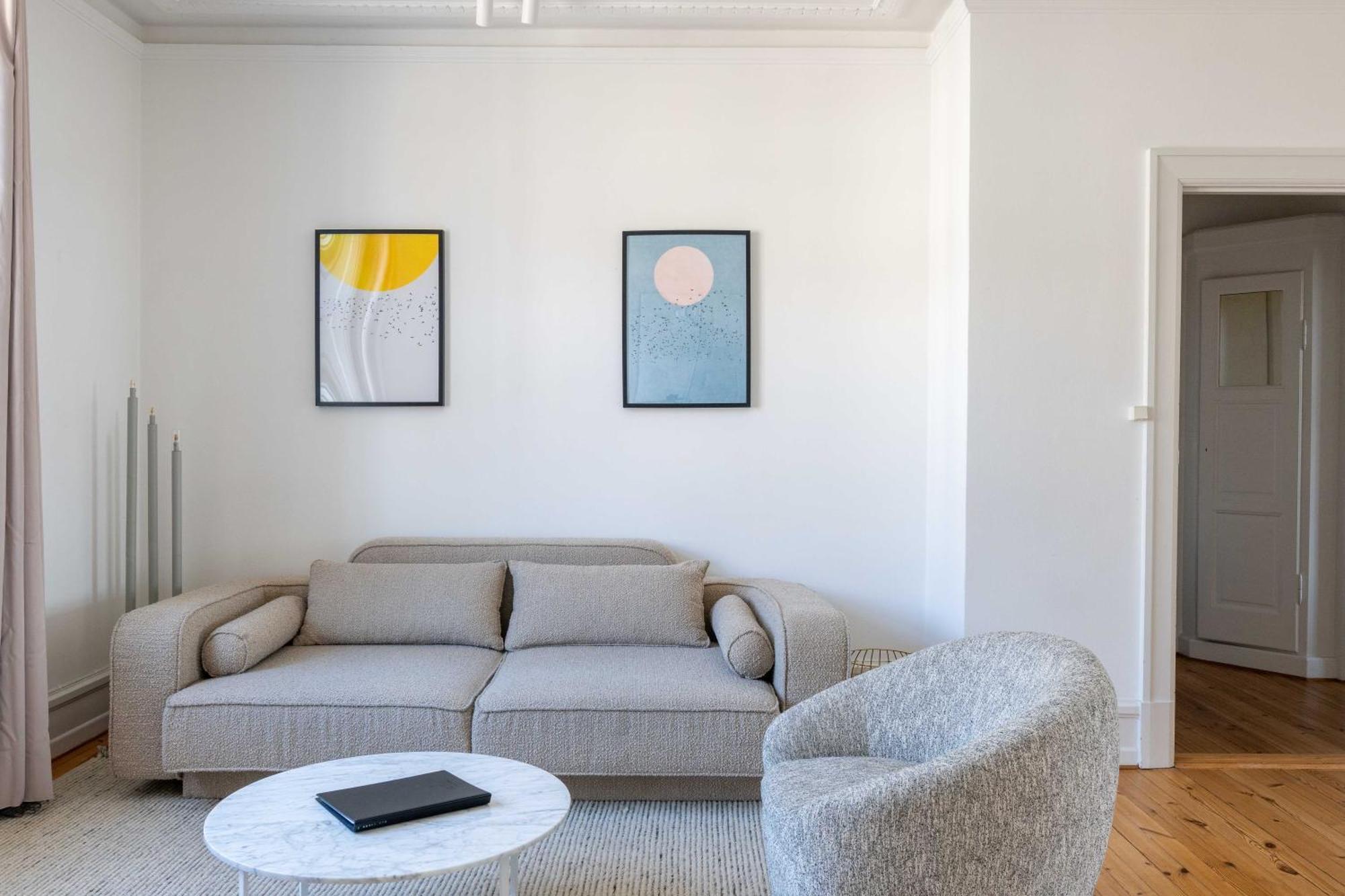 Spacious 3 Bedroom Flat In Peaceful Area Apartment *