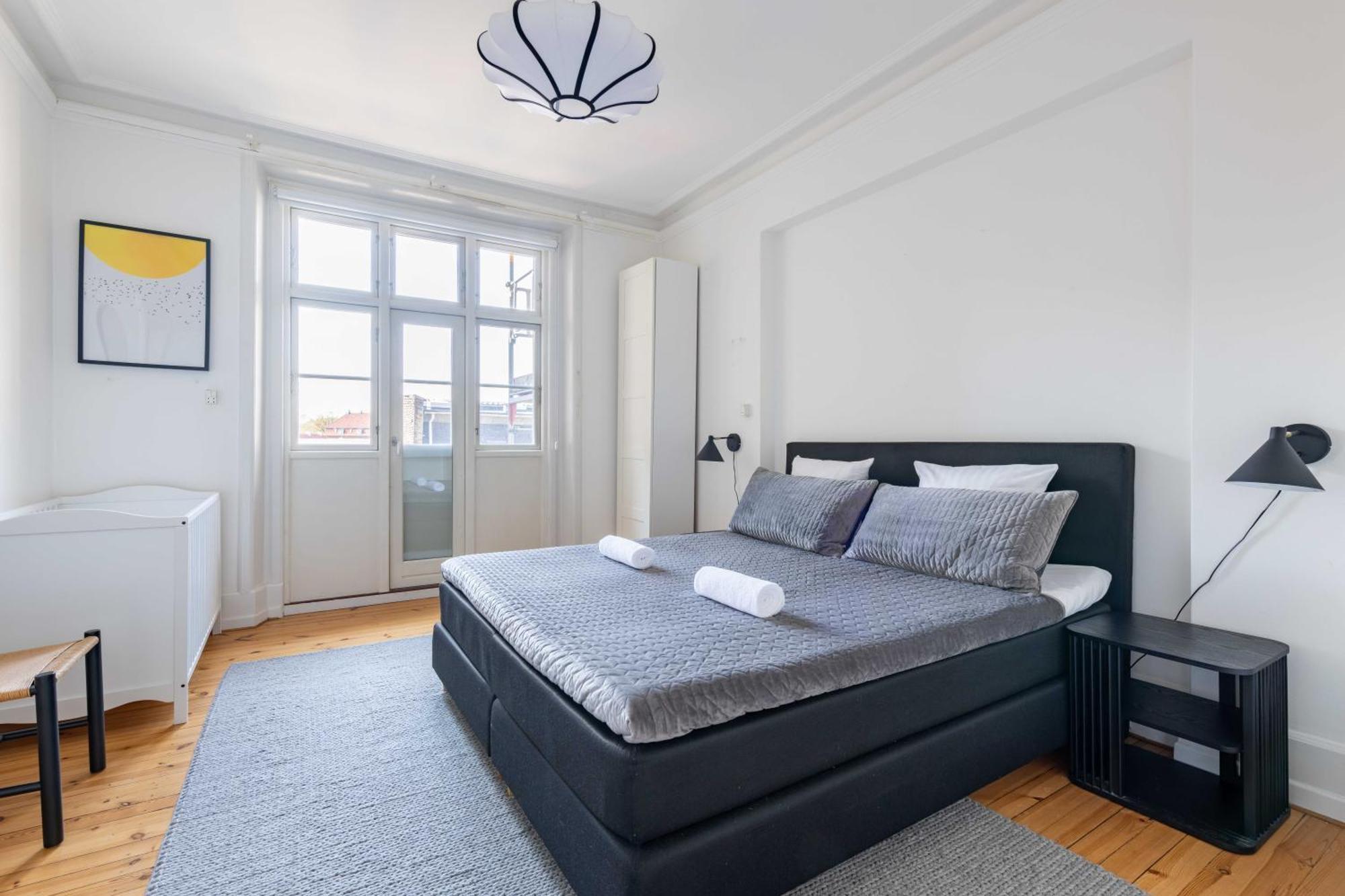 Apartment Spacious 3 Bedroom Flat In Peaceful Area