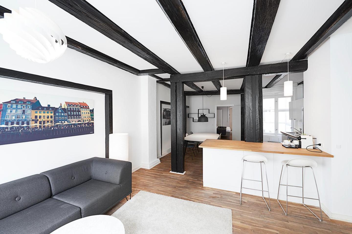 Charming 2-bed In Center Lejlighed *