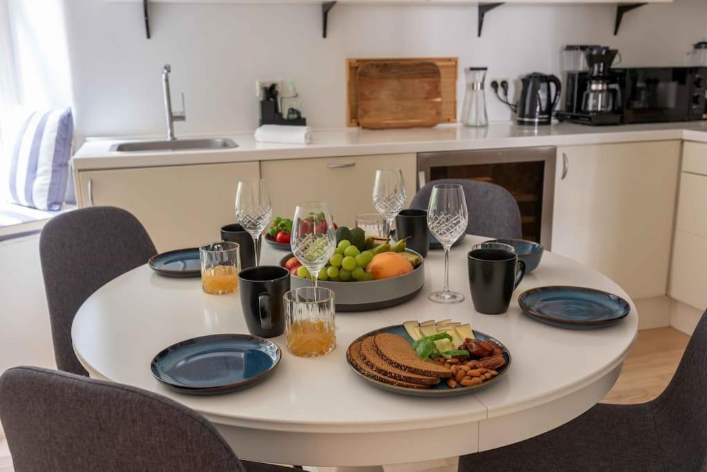 Apartment 2br Next To The Lakes *