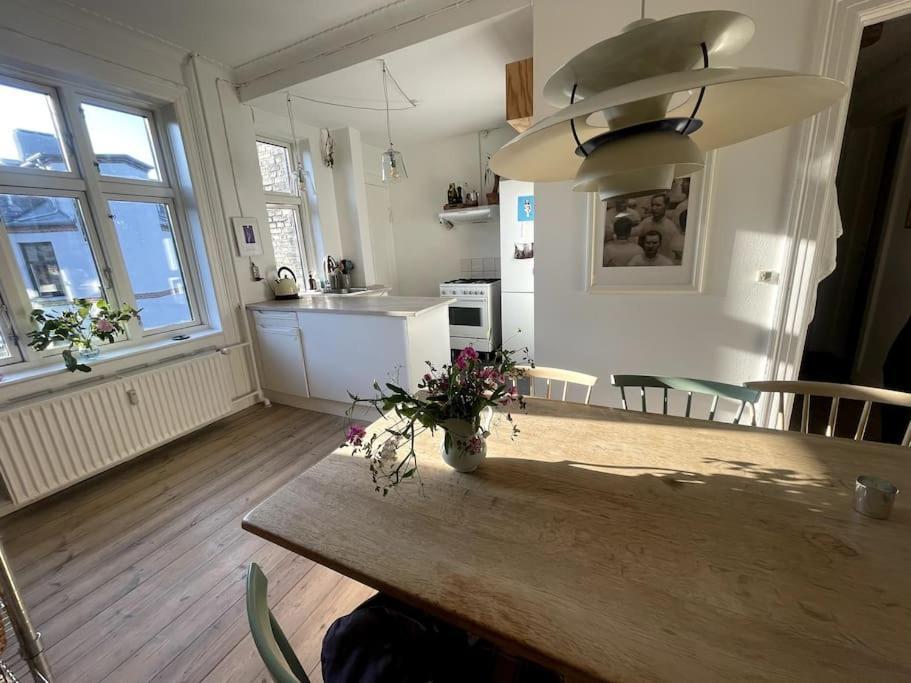 The Heart Of Norrebro Apartment, Sleeps 4 People *
