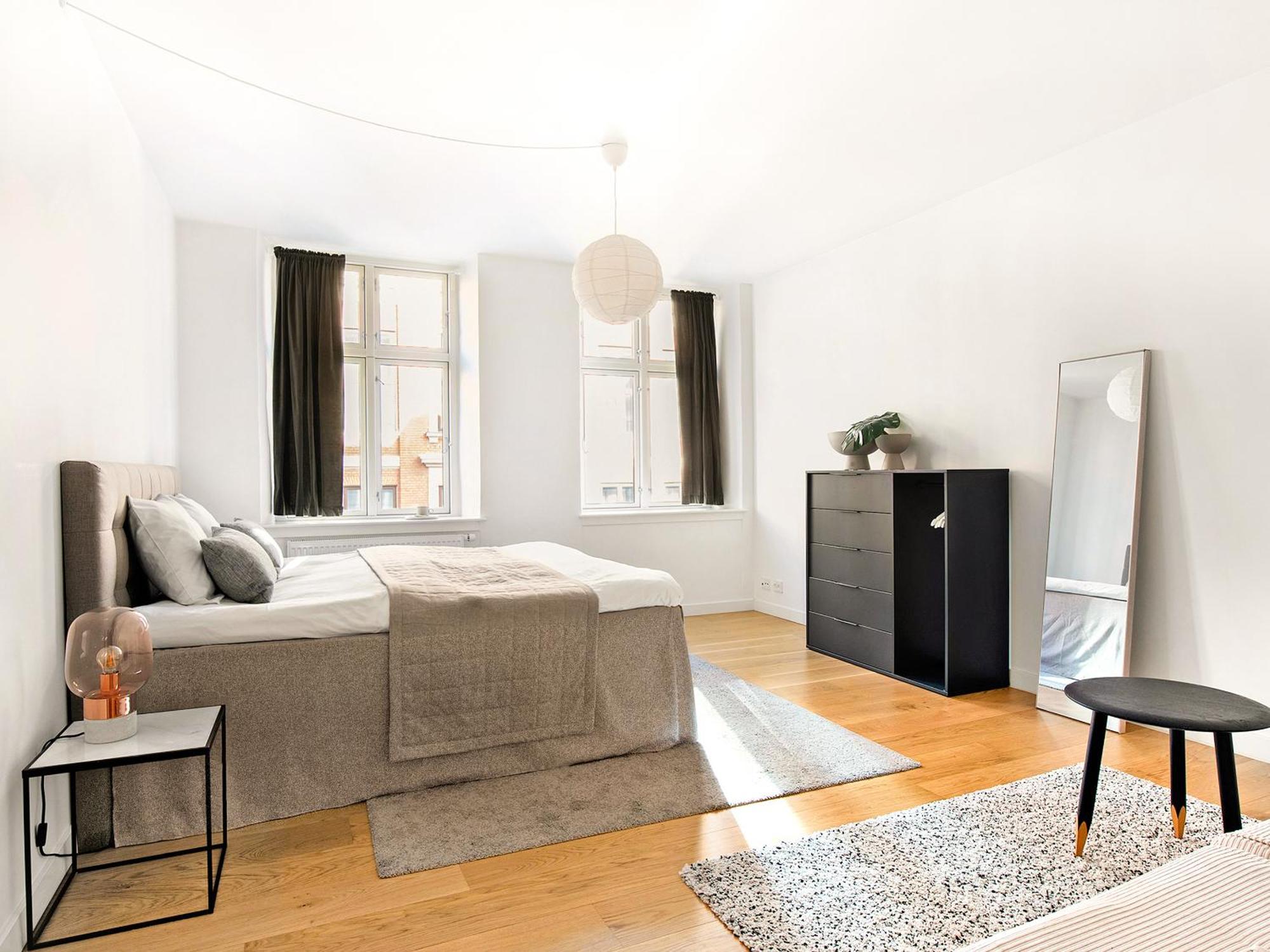 Sanders Leaves - Charming Three-bedroom In Downtown Appartamento *