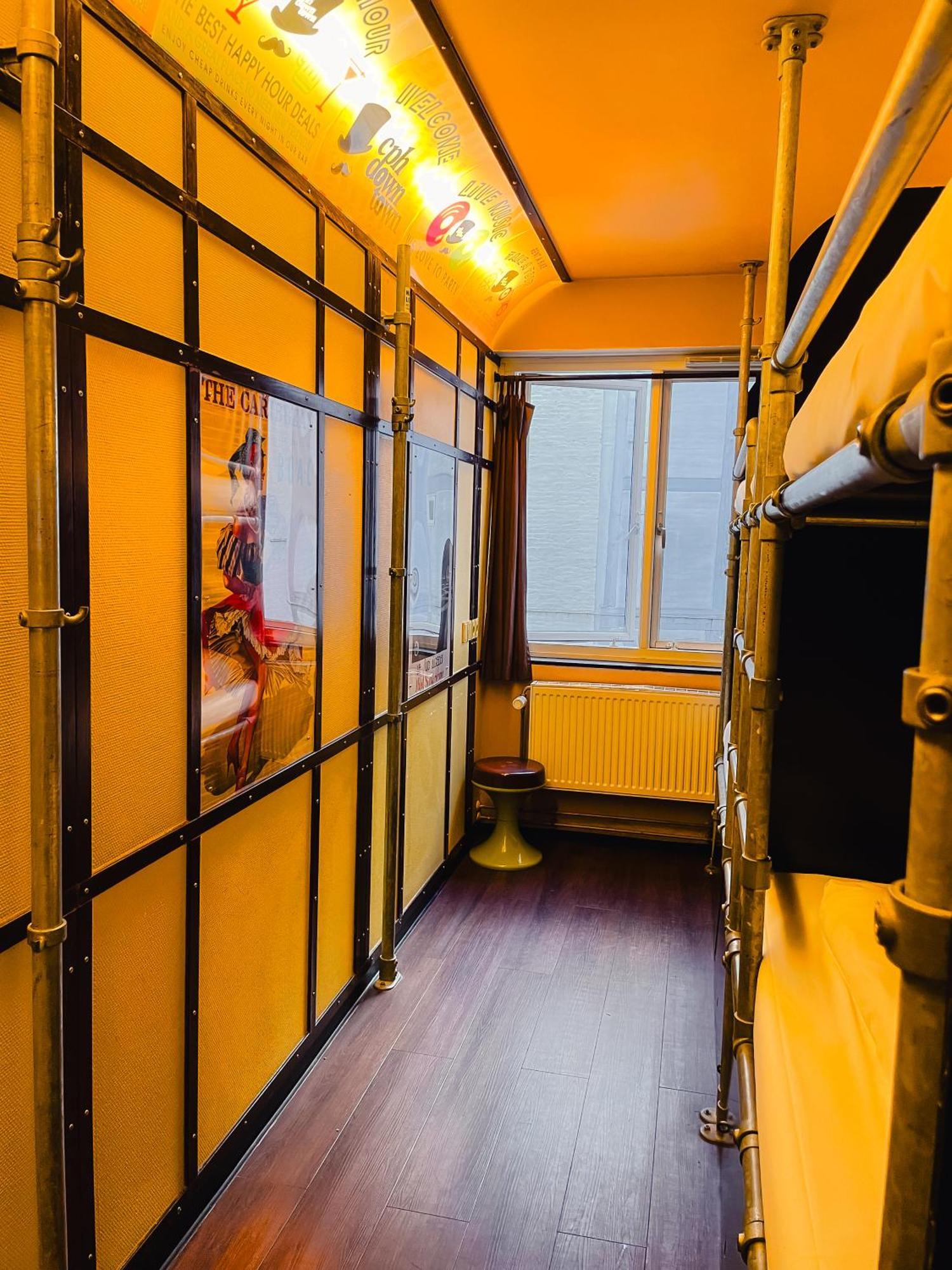 Downtown Hostel *