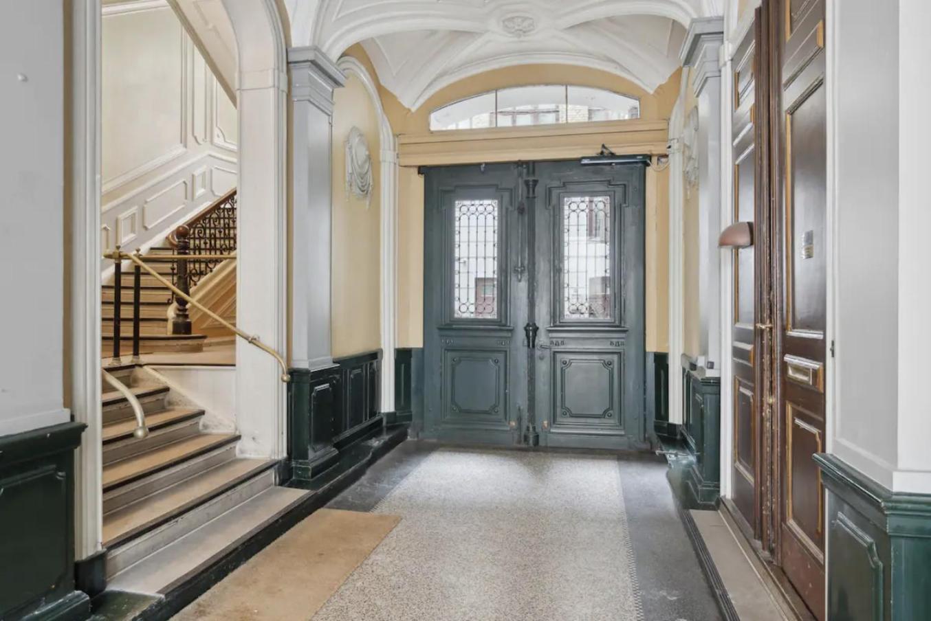 Stunning Penthouse A Location Apartment *