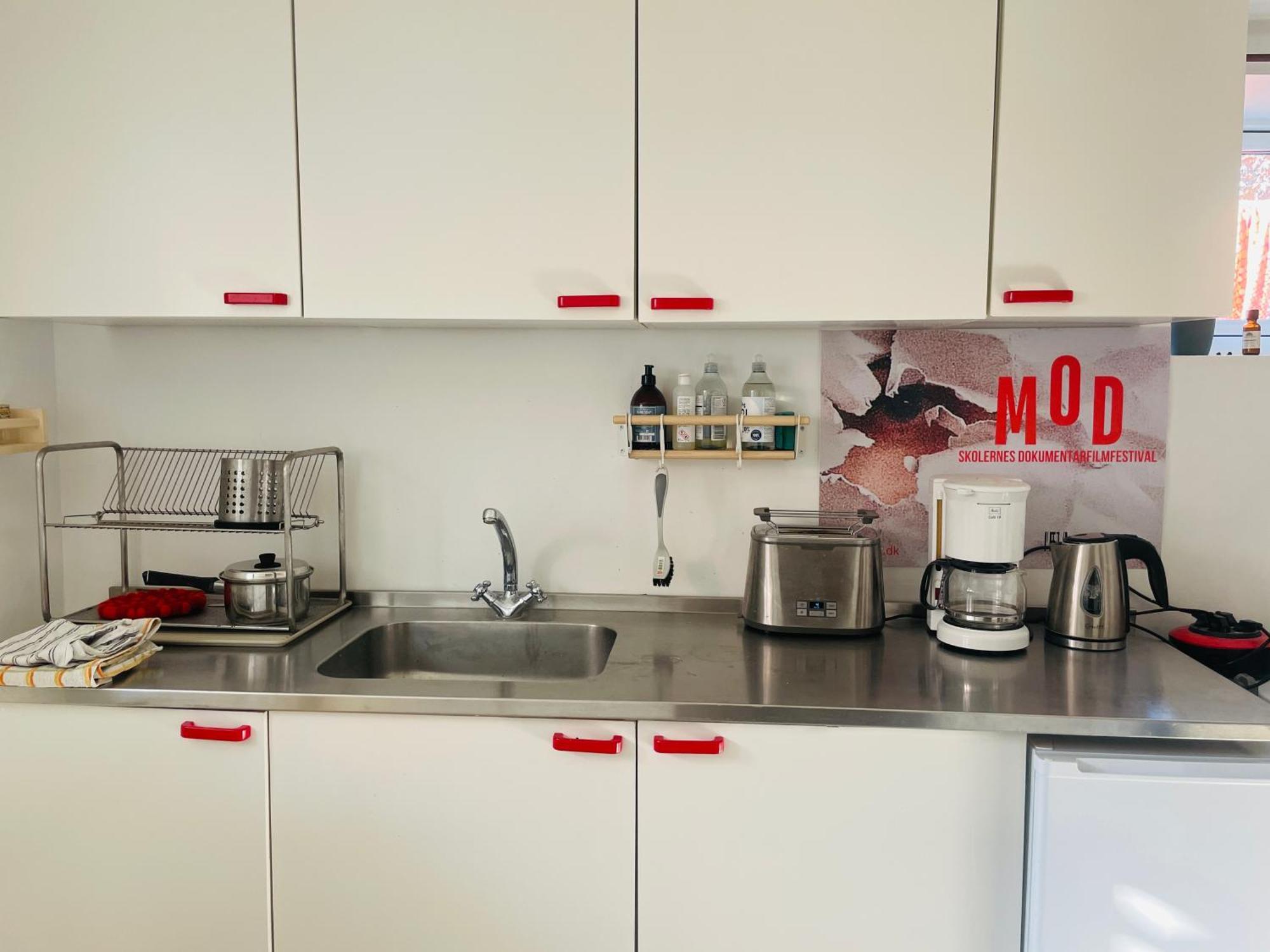 Charmerende Kaelderlejlighed I Appartement *