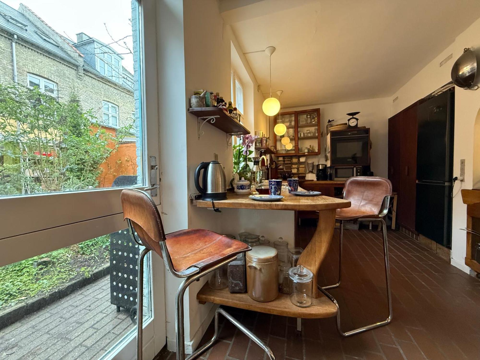 Cozy Center Chambers With Kitchen And Garden *