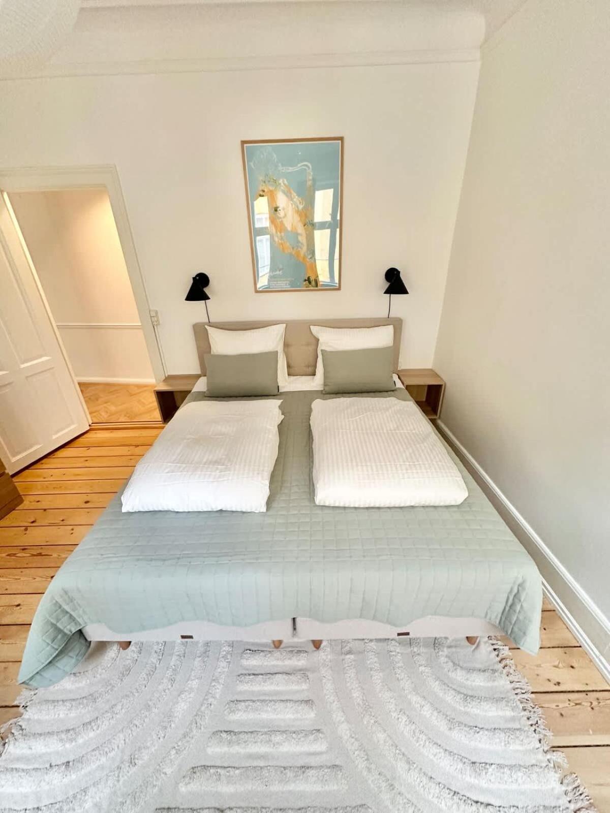 Apartment Deluxe 4 Bedrooms 180 M2 Canal View Prime Location *