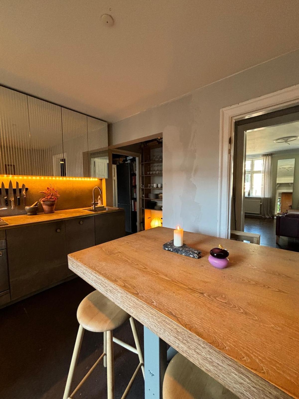 Unbeatable Cph Location - Local With Sunny Terrace Apartment