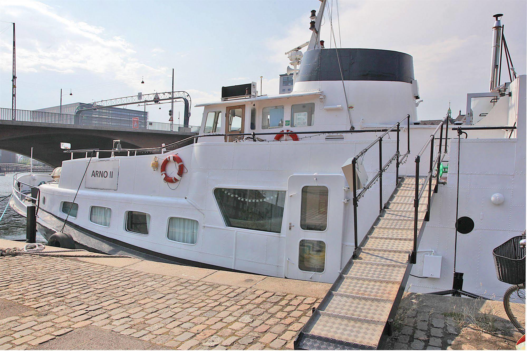 Botel Houseboat