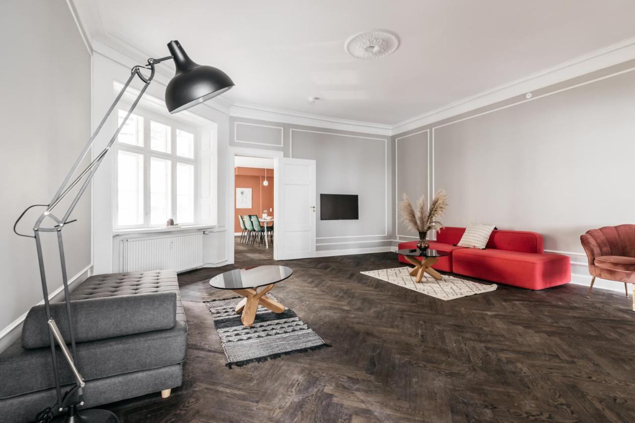 Hauser Luxury *
