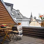 Sanders Merchant - Dreamy Three-Bedroom Apartment With Terrace