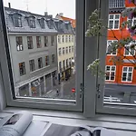 Sanders Merchant - Dreamy Three-Bedroom Apartment With Terrace