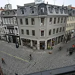 Sanders Merchant - Dreamy Three-Bedroom Apartment With Terrace