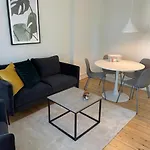 Bright Apartment In Elegant Osterbro