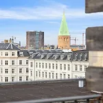 Central Penthouse Apartment With Rooftop Terrace