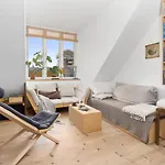Central Penthouse Apartment With Rooftop Terrace