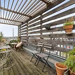 Central Penthouse Apartment With Rooftop Terrace