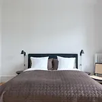 Large & Modern Flats In Family Friendly Neighbourhood