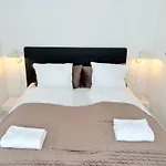 Amazing Apartment Near Tivoli Gardens & Copenhagen City Hall Square
