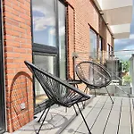 Modern 2-Bed Wbalcony In Orestaden