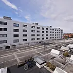 Cool 1-Bed With Private Terrace