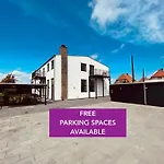 Cozy And Bright Apartments With Private Car Park