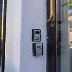 Deluxe Flat At Perfect Location