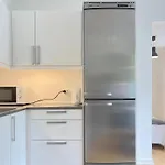 Cozy One Bedroom Apartment On Edvard Thomsens Vej,