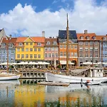 Sanders Square - Spacious Six-Bedroom Apartment Near Amalienborg