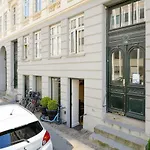 Stylish Home In The Heart Of Cph