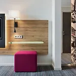 Moxy Copenhagen Sydhavnen