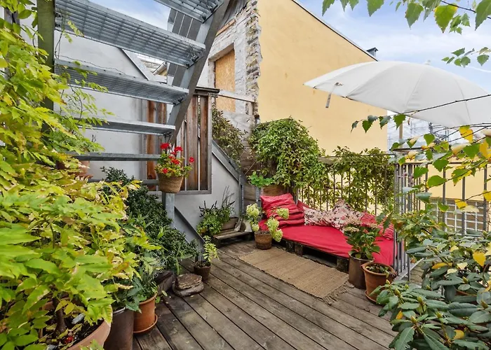 Central Penthouse Apartment With Rooftop Terrace