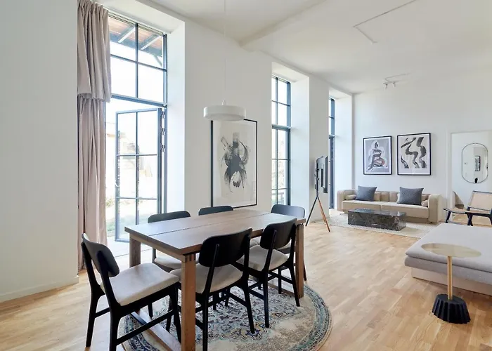 Cozy And Bright Apartments With Private Car Park