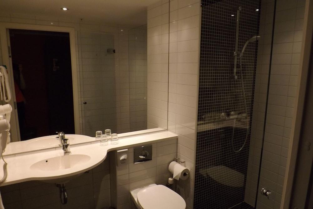 Hotel Western Park Globetrotter Airport 3*