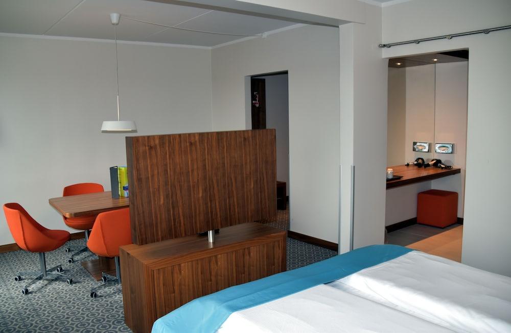Western Park Globetrotter Airport Hotel 3*